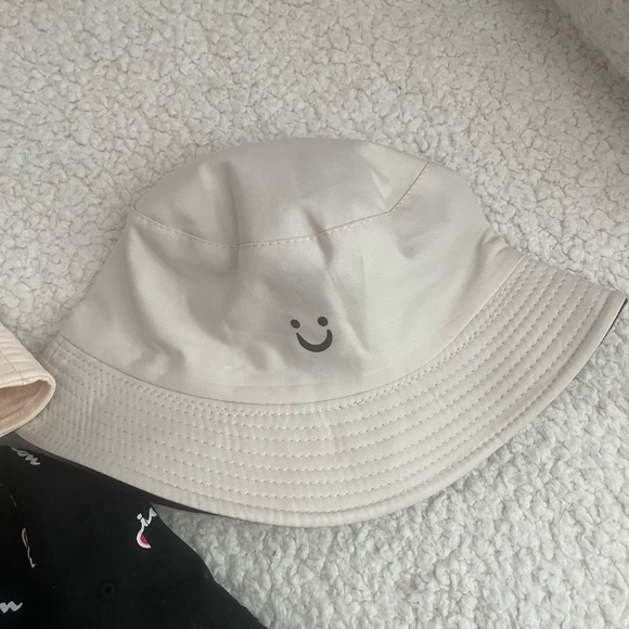 Bundle of Bucket Hats - Picture 4 of 7